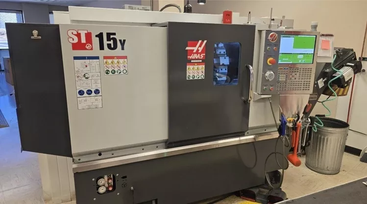 Haas CNC control 4,000 RPM ST-15Y 2 Axis