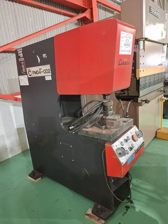 Amada SP-30II 30 ton
