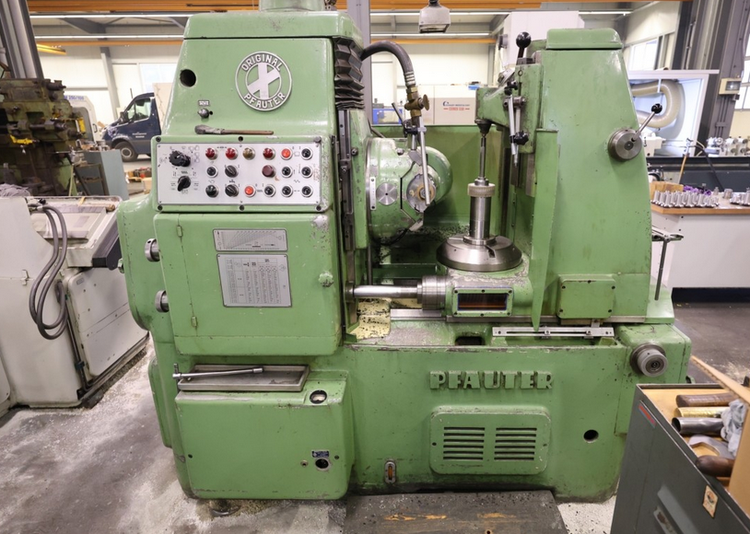 Pfauter P 251 Variable Gear Hobbing Machine - Vertical