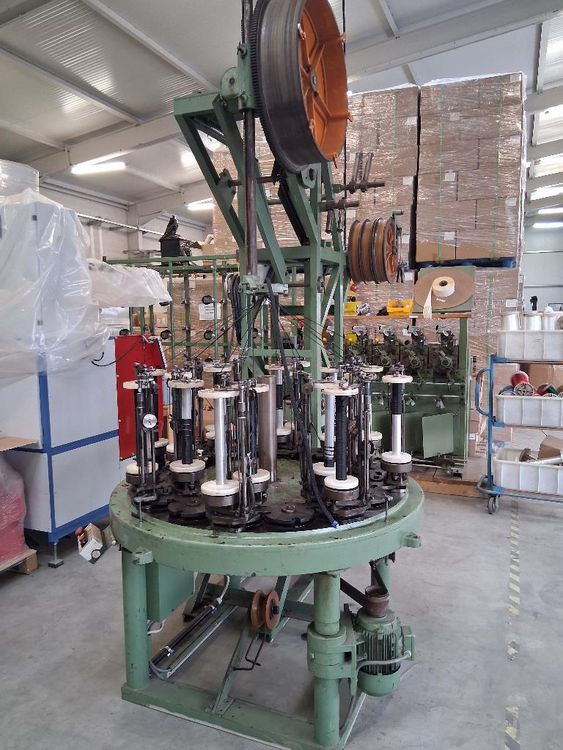 Herzog type 180/32 16 bobbins