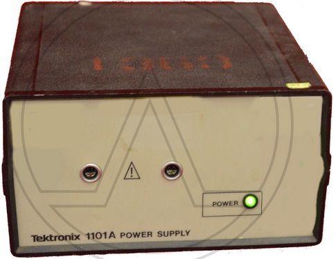 Tektronix 1011A power supply provides external power