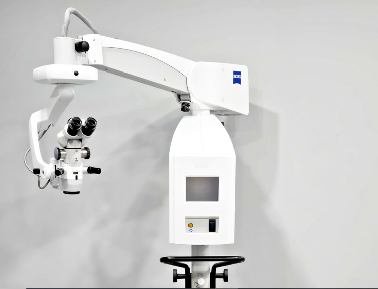 ZEISS OPMI Lumera i S7 Surgical Microscope