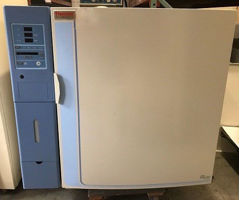 Thermo Scientific 3310 CO2 Water Jacketed Incubator