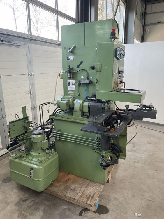 Hegenscheidt 7487-1 Centerless Burnishing / Polishing Machine