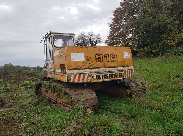 Liebherr 912 Tracked Excavator