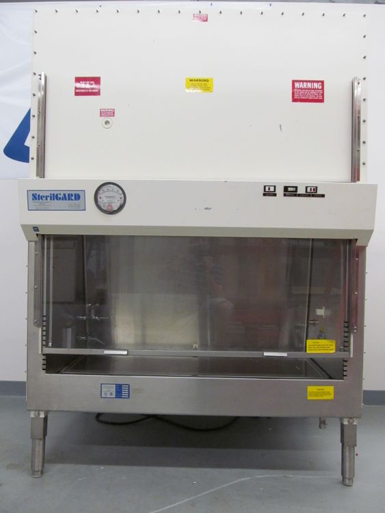 Baker SterilGard SG-400 Biosafety Cabinet / Tissue Culture 