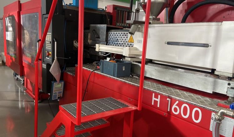 Negri Bossi Plastic Injection Molding Machine 250 T