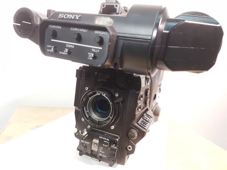 Sony PDW-700 + HDVF-200 + SD