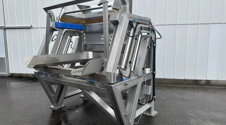 Innotec Systems box tipper