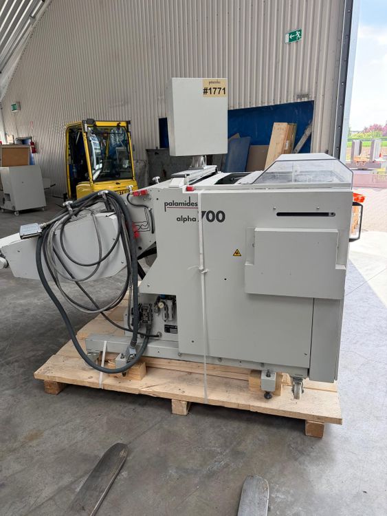 Palamides Alpha 700