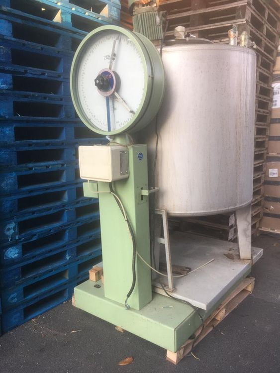WEIGHING MACHINE