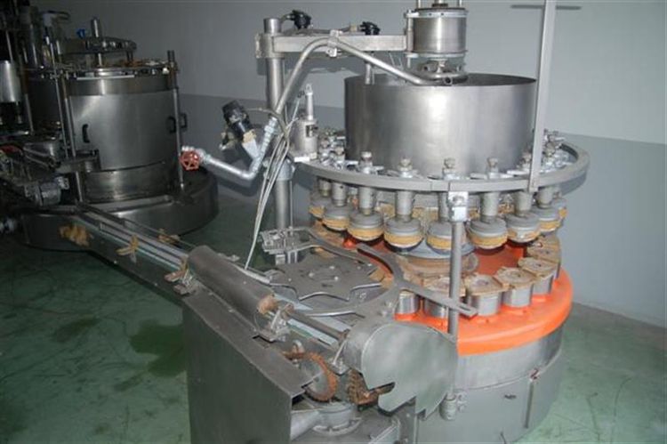 FMC UNDER VACUUM FILLER