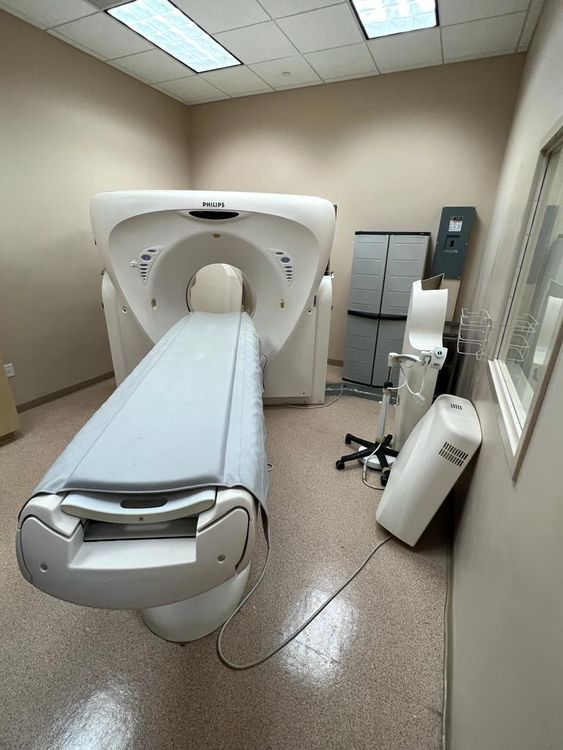 Philips MX8000 4 Slice CT Scanner