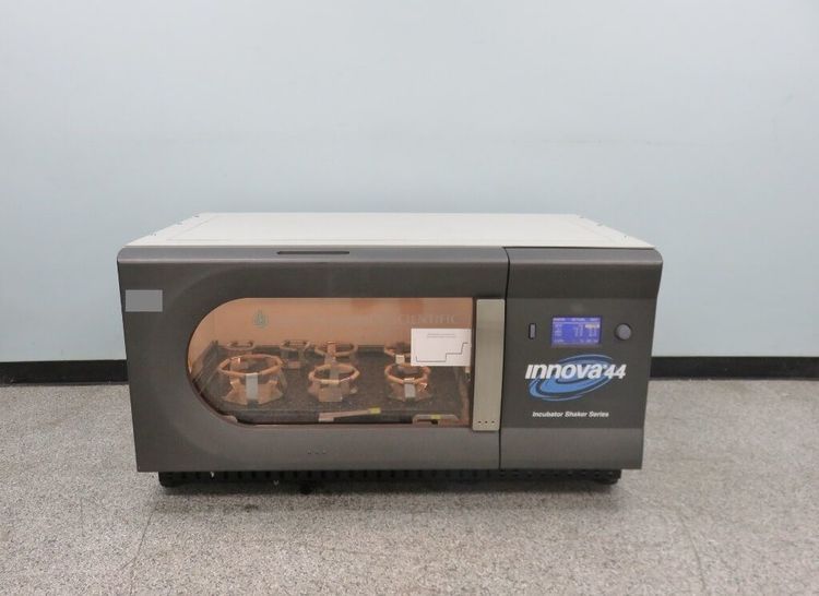 New Brunswick Innova 44R Refrigerated Incubator Shaker