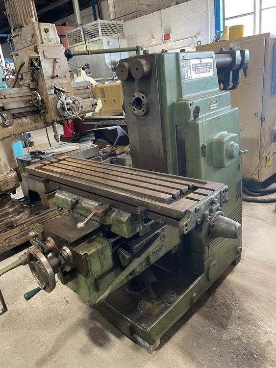 Kearney & Trecker 205 SA Horizontal 1,500 RPM