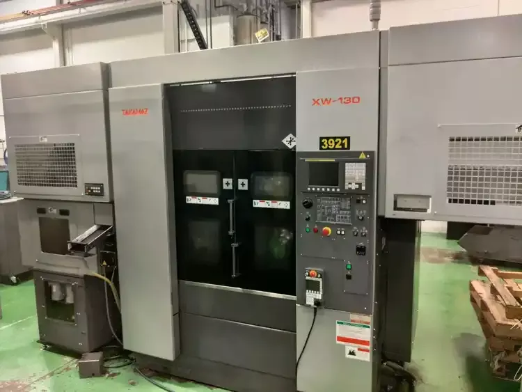 Takamaz TAKAMAZ & FANUC 0i-TF Max. 4,000 min⁻¹ XW-130 2 Axis
