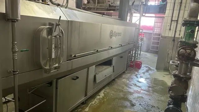 Ellpress EKW-6000, Crate Washer