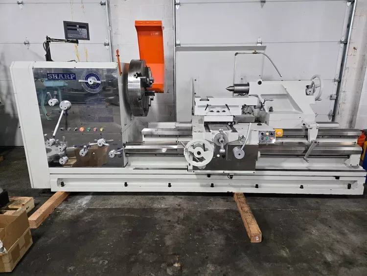 Sharp Gap Bed Big Hole Engine Lathe 750 RPM 3560W