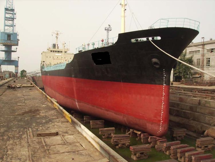 Oil tanker for sale 4,900 dwt on Max. draft of 6.333m.