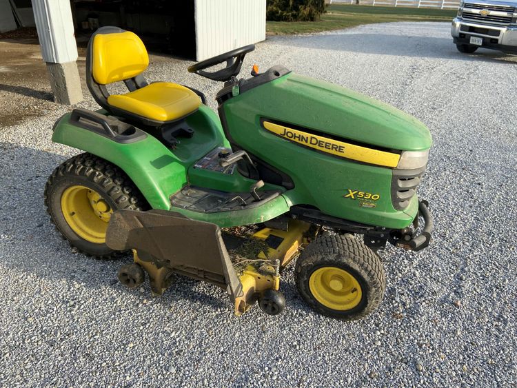 John Deere X530