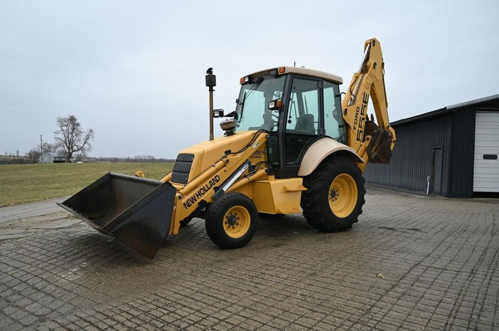 New Holland 555E Backhoe Loader