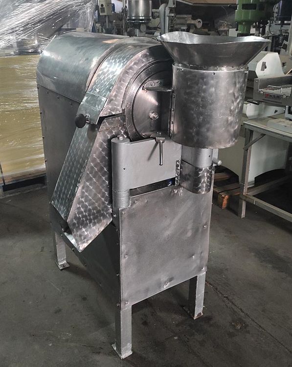 REF1745 DICING MACHINE FOR PEPPERS Machine for cutting peppers into