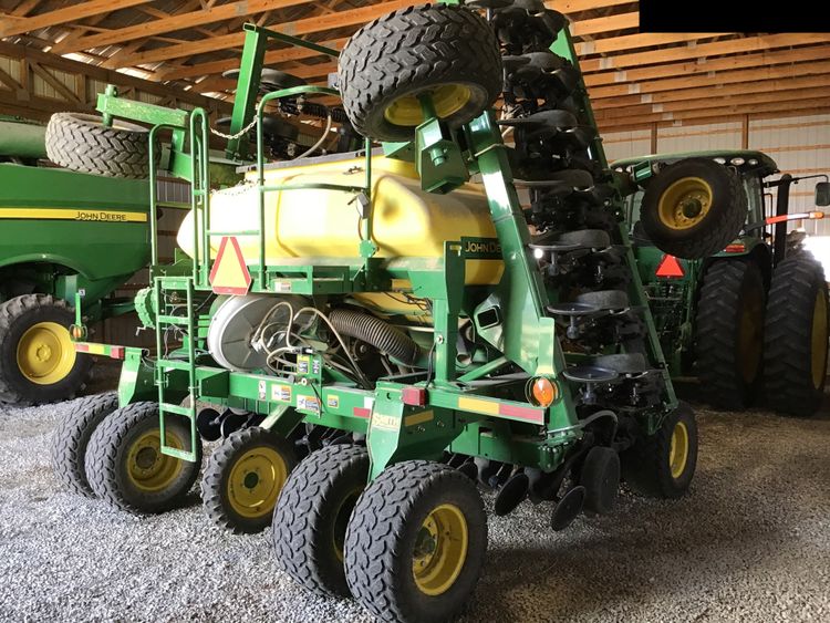 John Deere 1990 Air Drills and Seeders