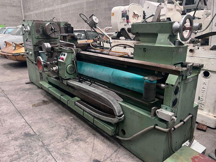 ZMM ENGINE LATHE 2000 RPM SU 582