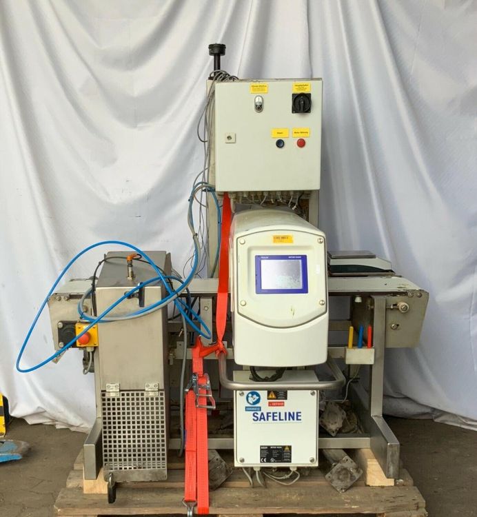 Safeline Metal Detector