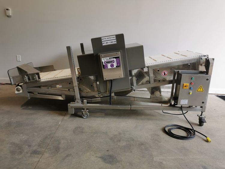Fortress Phantom Metal Detector
