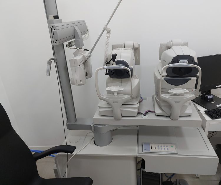 Topcon IS-600 III right-hand ophthalmic unit