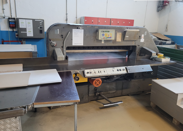 Schneider 1550 mm guillotine