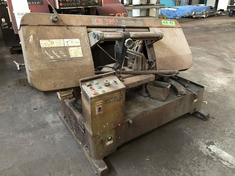 Hitachi CB32FA Band Saw Semi Automatic