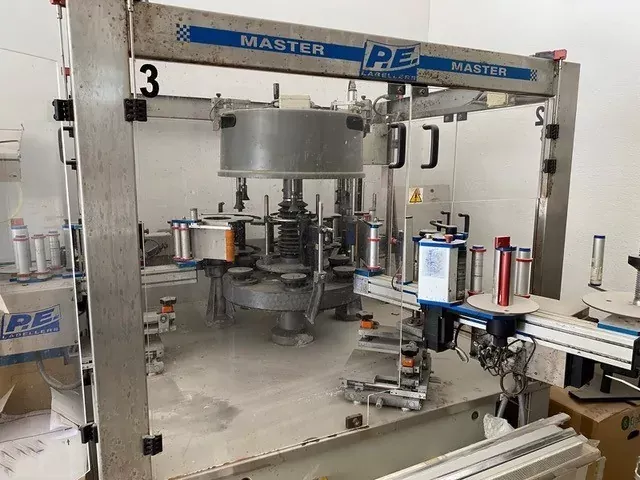 P.E. MASTER M 6T 540 2S 2E, Labeller