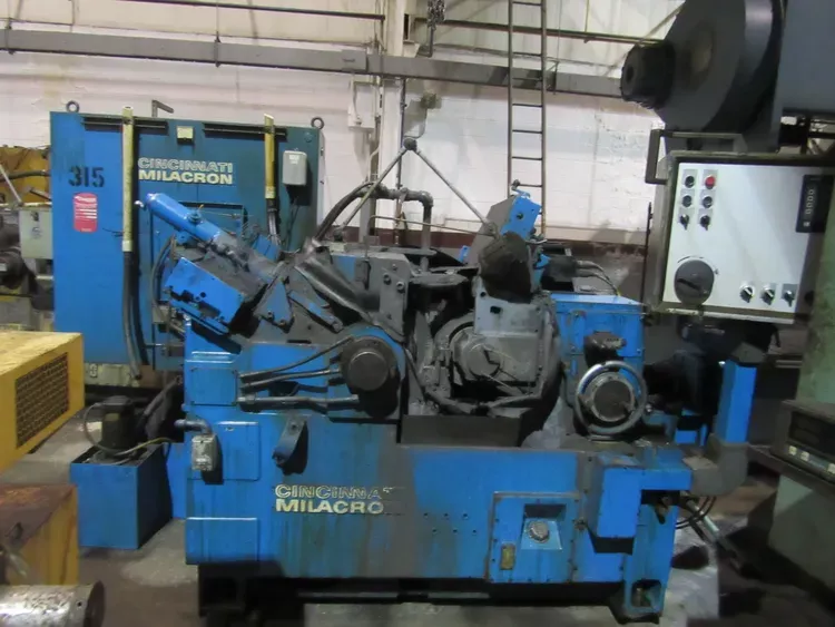 Cincinnati 230-10 Centerless Grinder