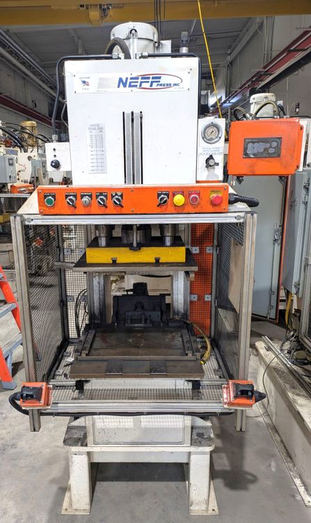 Neff D25-5HS 29.4 tons at 3,000 PSI