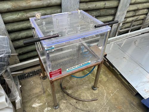 Pack-Vac, Leak Detector box