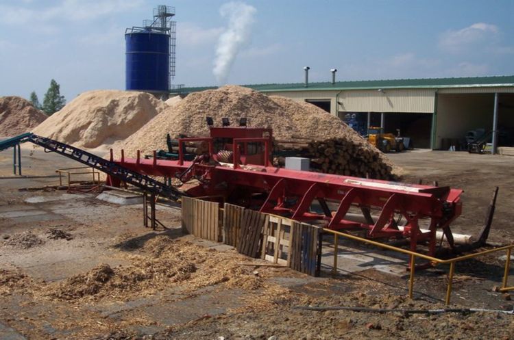 Morbark 640 Debarking line + reducer