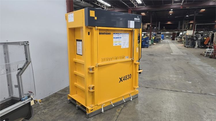 Bramidan X4830 Vertical Baler
