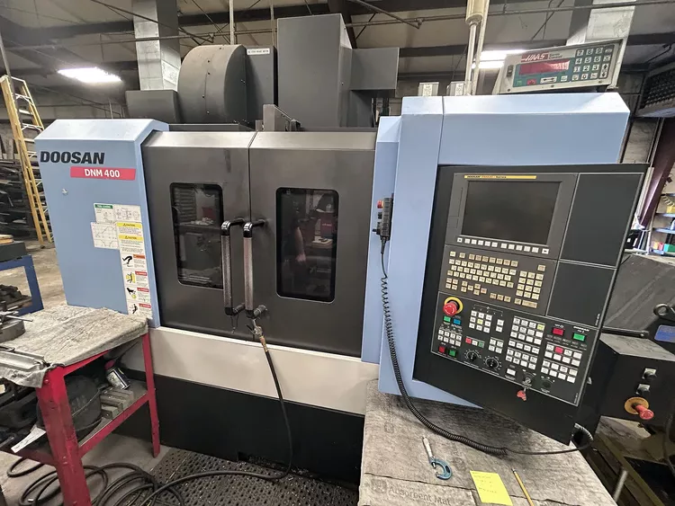 Doosan DNM400 3 Axis