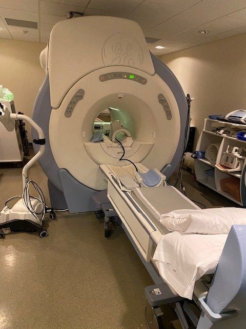 GE Signa 1.5T 12x MRI System