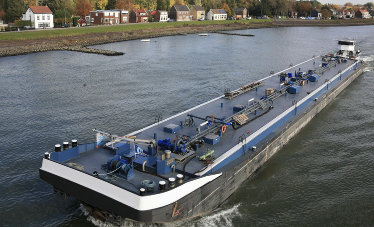 Non-self-propelled tank barge