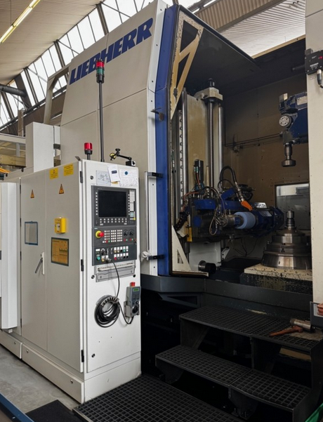 Liebherr LCS700 12,000 rpm  Gear Grinding Machine