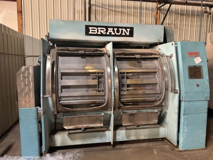 Braun 800TSL Top Side Loading Washer Extractor