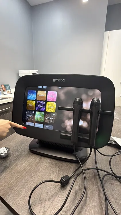 Geneo X U Facial Treatment Device Platform