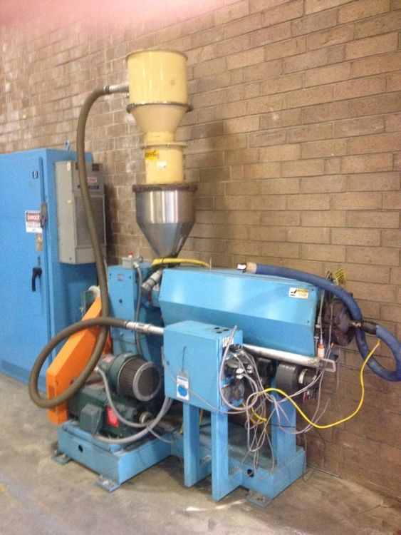 American Kuhne AK200, Extruder
