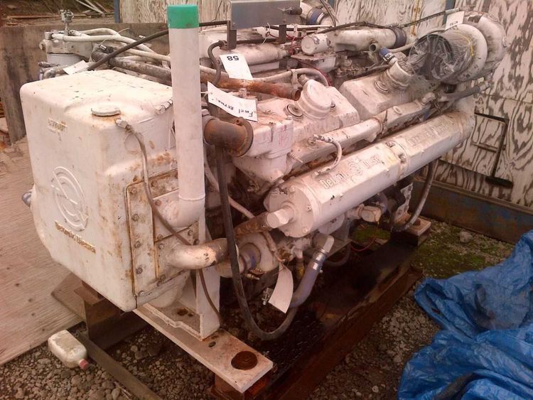 2 Detroit 12v92TA  Dies12v92TA Detriot Diesel marine engines