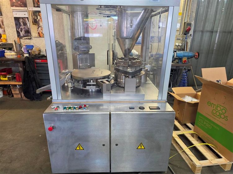 Bosch GKF 800 Capsule filler // automatic capsule filler