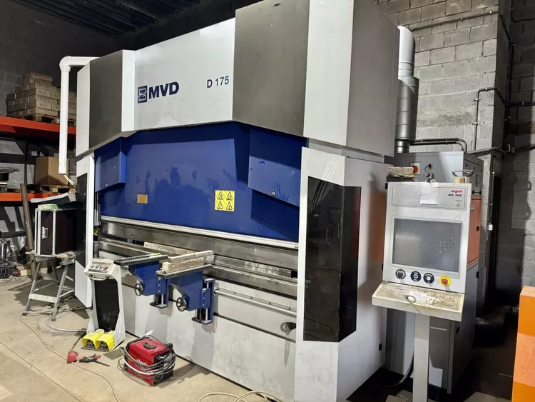 MVD D175-3100 CNC Hydraulic Pressbrake 175 Tonne