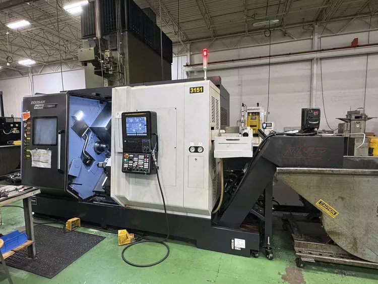 Doosan Fanuc i Plus 5,000 RPM PUMA TT2100SYY 7 Axis